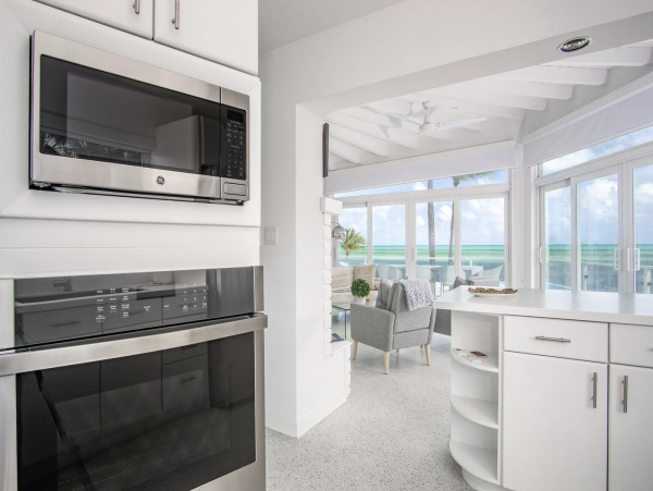 Islamorada Three Bedroom Home with Full Ocean View & Pool